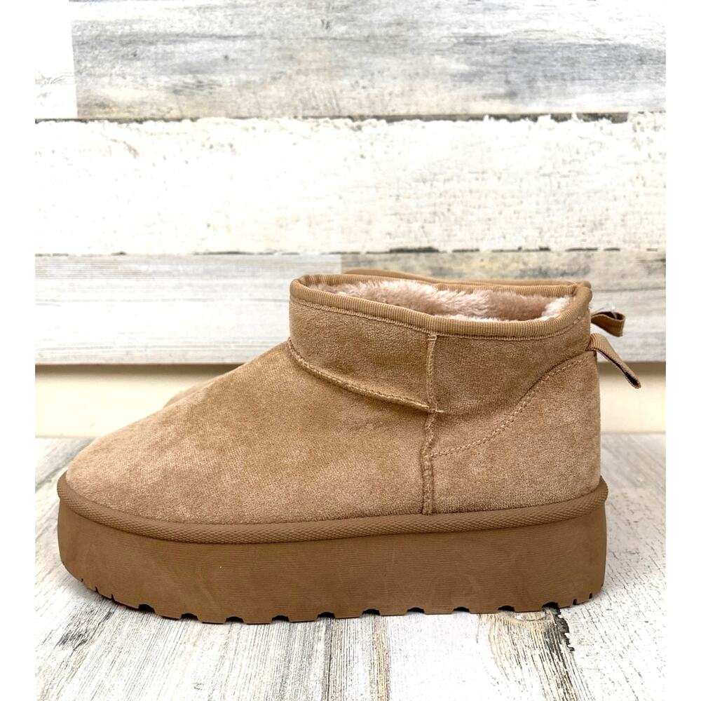Olivia & Kate Womens 9.5 Tan Fur Lined Platform Boots Cozy Casual NEW